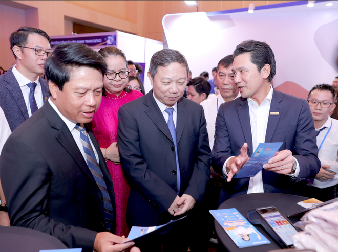 Sacombank thúc đẩy dịch vụ công và thanh toán không dùng tiền mặt ảnh 2