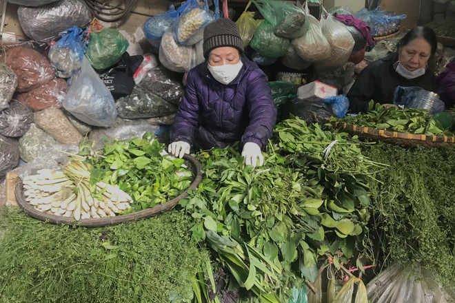 Hà Nội: Hương liệu xông hơi đắt khách, giá gừng, sả tăng cao ảnh 1