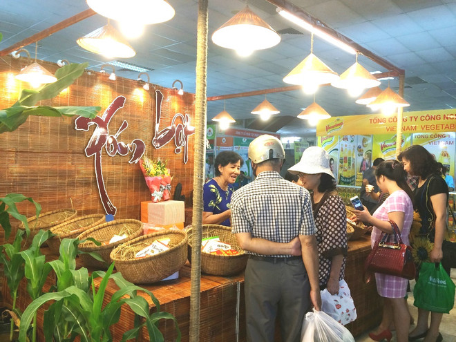 Hội chợ “Thực phẩm-Nông sản sạch” thu hút người tiêu dùng Thủ đô ảnh 1