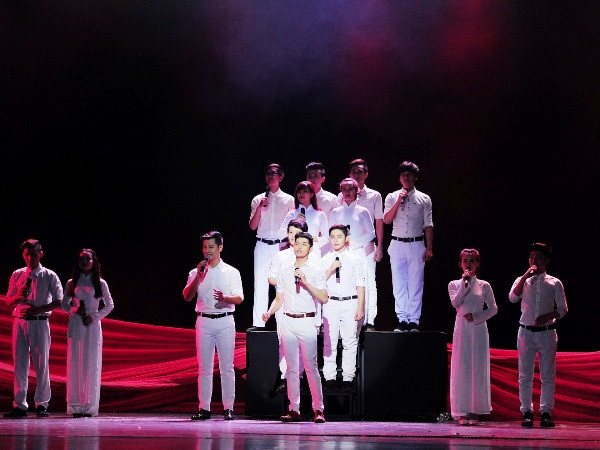 Ca sỹ Đức Tuấn ra mắt DVD “Bài ca không quên” đúng dịp 30/4 ảnh 2