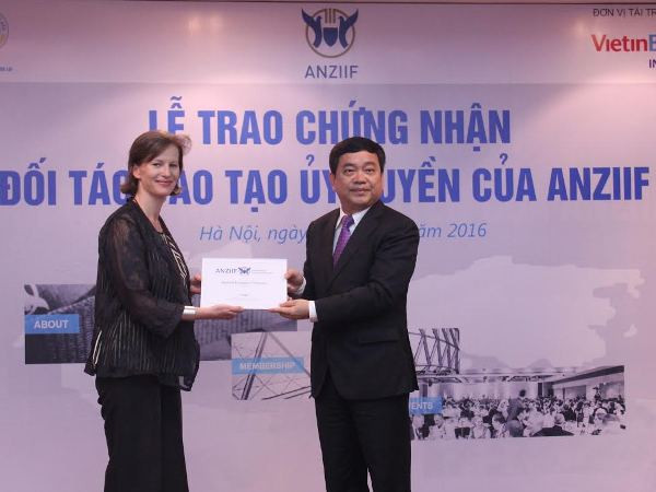 Trường đại học đầu tiên đào tạo bảo hiểm theo chuẩn quốc tế ảnh 1