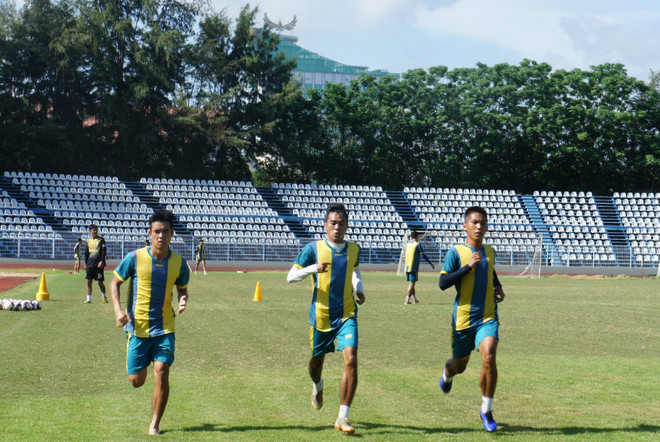 Chủ tịch CLB Cần Thơ: ‘Làm bóng đá cần người như bầu Đức, bầu Hiển' ảnh 4