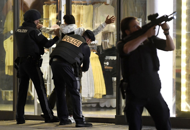 Bộ Nội vụ Áo cáo buộc ít nhất 1 phần tử IS đứng sau vụ tấn công ảnh 1