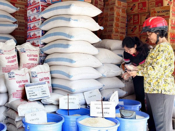 Thực hiện bình ổn giá và kê khai giá một số mặt hàng nông nghiệp ảnh 1