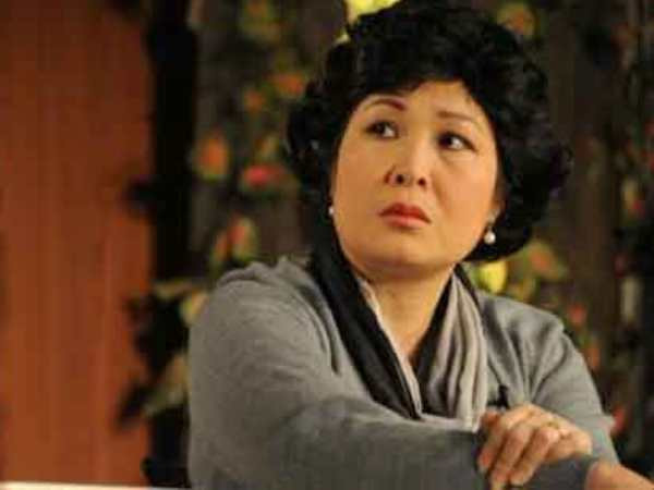 Nghệ sỹ Nhân dân Hồng Vân ngồi "ghế nóng" Gương mặt thân quen nhí ảnh 1