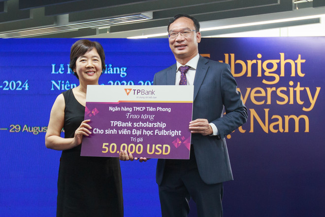 TPBank trao 50.000 USD cho sinh viên Đại học Fulbright Việt Nam ảnh 1