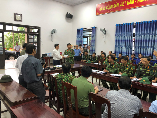 Vietcombank ủng hộ 11 tỷ đồng giúp đồng bào miền Trung vượt qua lũ dữ ảnh 2