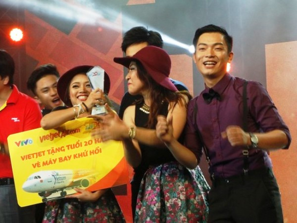 Đại học Kinh doanh–Công nghệ bất ngờ giành quán quân "Tuổi 20 hát" ảnh 1