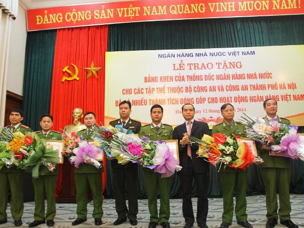 Ngân hàng Nhà nước trao bằng khen cho 7 tập thể lực lượng Công an ảnh 1