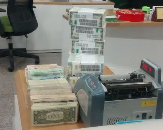 Sẽ xử lý nghiêm người đứng đầu nếu lách trần lãi suất huy động USD ảnh 1