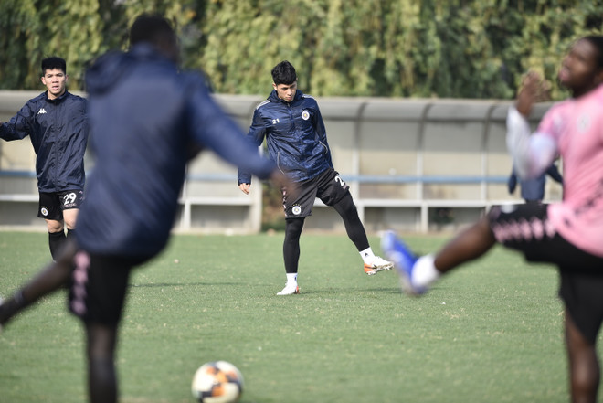 Trung vệ Đình Trọng: "Đối đầu với Công Phượng chưa bao giờ dễ dàng" ảnh 1