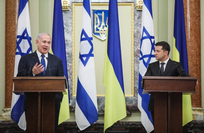 Thủ tướng Israel Benjamin Netanyahu (trái) và Tổng thống Ukraine Volodymyr Zelensky (phải). (Nguồn: Kyiv Post) Ukraine mở văn phòng công nghệ cao và đầu tư tại Jerusalem ảnh 1