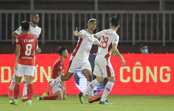 Bùi Tiến Dũng mắc sai lầm, TP.HCM chia điểm với Viettel trên sân nhà ảnh 1