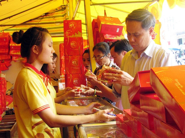 Hà Nội: Thị trường bánh Trung thu "đắt khách" dịp đầu mùa ảnh 1