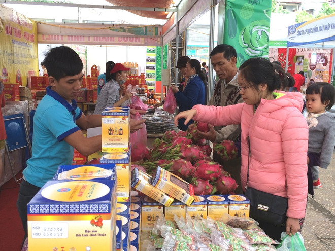 Hội chợ AgroViet 2016 “cháy hàng” ngay trong buổi khai mạc ảnh 1