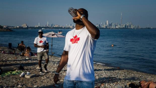 Biến đổi khí hậu: Canada nóng lên nhanh gấp đôi so với thế giới ảnh 1