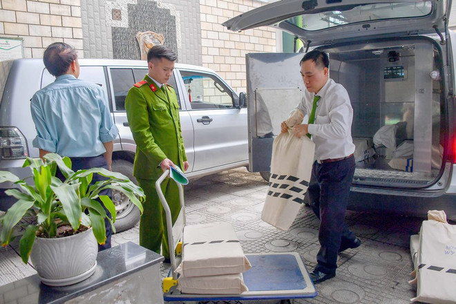 Vietcombank sẵn sàng phục vụ khách hàng giao dịch ATM dịp Tết ảnh 2