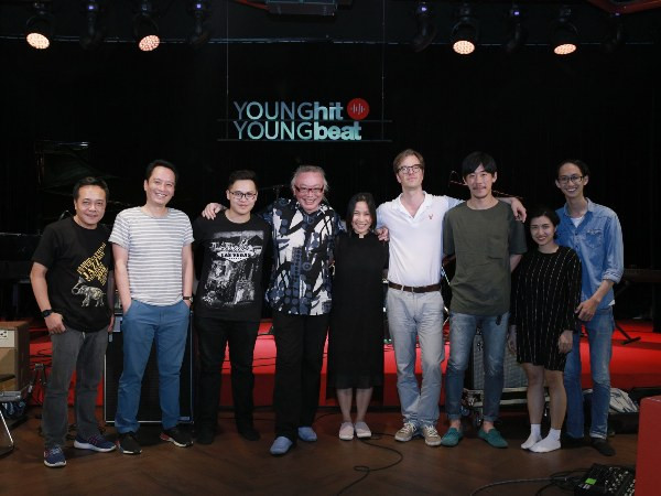 Nguyên Lê và band cùng nhà sản xuất, ban nhạc trẻ Jazz Glory. (Ảnh: Thế Dương) Mỹ Linh phiêu với tiếng đàn Nguyên Lê trước "giờ G" The BandFest ảnh 13