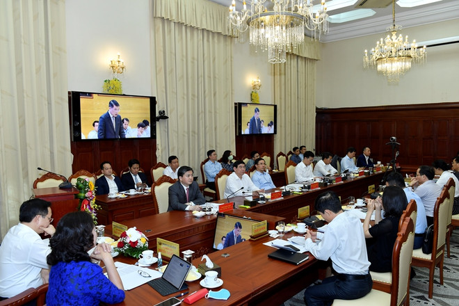 Ngành ngân hàng cam kết đồng hành cùng doanh nghiệp vượt qua khó khăn ảnh 1