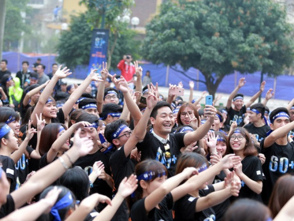 Noo Phước Thịnh nhảy flashmob khởi động “Giờ trái đất 2017" ảnh 5