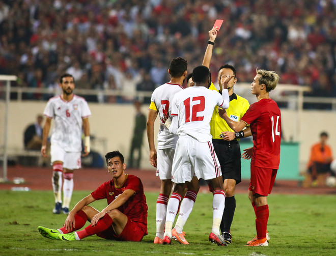 Tiền đạo Tiến Linh: "Tôi cũng bất ngờ với bàn thắng đẹp vào lưới UAE" ảnh 1