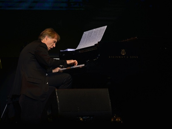 Dư âm đầy mê đắm đêm nhạc của danh cầm Richard Clayderman ảnh 3