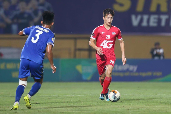 HLV Bình Dương bức xúc trọng tài bẻ còi, không công nhận bàn thắng ảnh 1