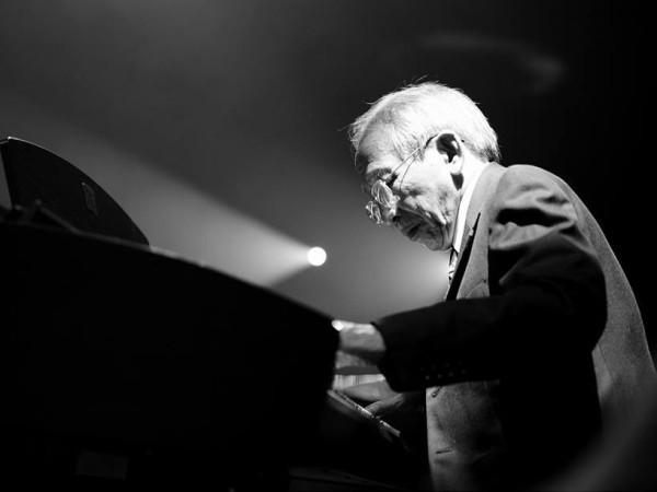 Tuấn Ngọc, Khánh Hà hát tưởng nhớ nhạc sỹ Nguyễn Ánh 9 ảnh 1