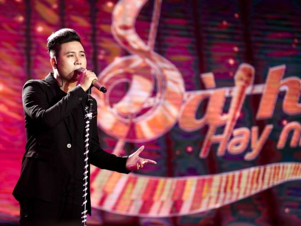 Tác giả 'hit'- 'Anh cứ đi đi' với phần thể hiện thiếu thuyết phục. (Ảnh: CTS) Cha đẻ “hit” – “Anh cứ đi đi” bị loại khỏi Sing My Song ảnh 1