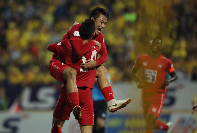 Kết quả V-League: Quảng Nam nhen nhóm trụ hạng, HAGL thua đậm Sài Gòn ảnh 2