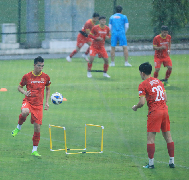 Trung vệ Đình Trọng háo hức chờ ngày đối đầu với đội tuyển Nhật Bản ảnh 5