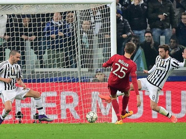Muller ghi bàn mở tỷ số tại trận lượt đi trên sân Turino. Nguồn: Fcb.de Bayern-Juve: Trận đấu đẳng cấp giữa sức mạnh và lý trí ảnh 2