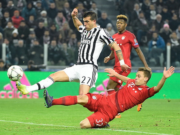 Cổ động viên tuyển Đức “phát điên” vì chàng trai Joshua Kimmich ảnh 2