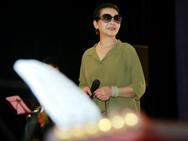 Danh ca Khánh Ly song ca với Hồng Nhung trong đêm nhạc ngày 8/3 ảnh 1