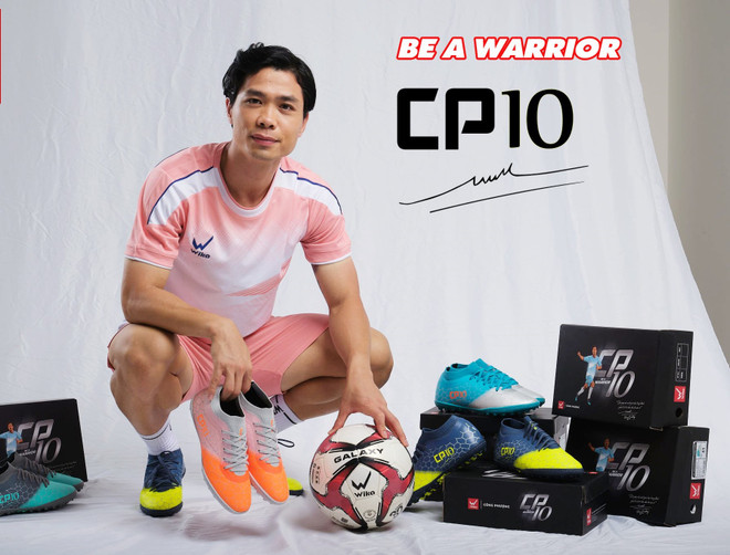 Sau Quang Hải, Công Phượng ra mắt bộ sưu tập giày và áo bóng đá riêng ảnh 1