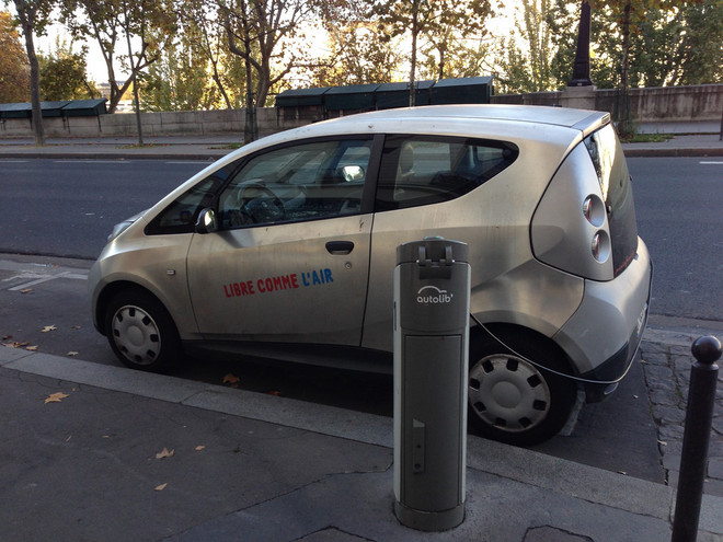 Chính phủ Pháp khuyến khích người dân sử dụng xe điện ảnh 1