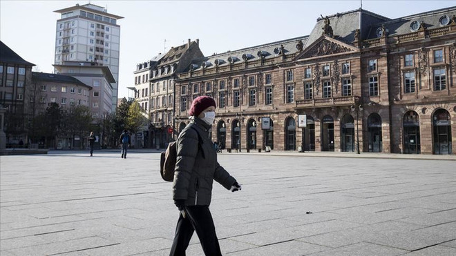 Ngày càng nhiều vùng ở châu Âu áp dụng quy định đeo khẩu trang ảnh 1