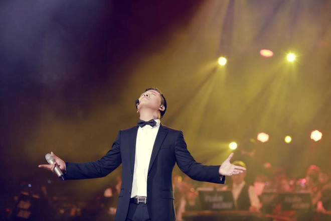 [Photo] Tuấn Hưng "đam mê" hát nhạc Nguyễn Vĩnh Tiến ảnh 1