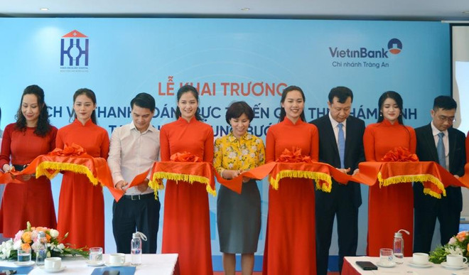 Bệnh viện đầu tiên ở Hà Nội triển khai thanh toán không dùng tiền mặt ảnh 1