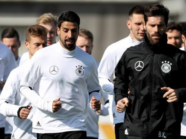 Joachim Löw toan tính gì cho trận vòng loại World Cup 2018 đêm nay? ảnh 1