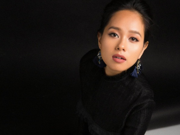 Sau “Cửa thơm mùi nắng” Hoàng Quyên mới “Như là cơn mưa tới” ảnh 1