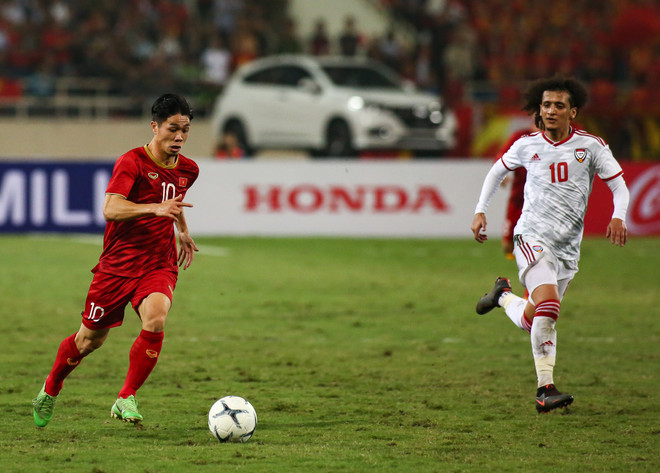 Công Phượng liên tục được đồng đội động viên khi thi đấu không tốt ảnh 1