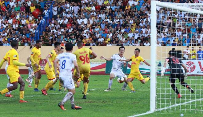 Huấn luyện viên Lee Tae-hoon chỉ ra điểm yếu 'chí tử' của HAGL ảnh 1