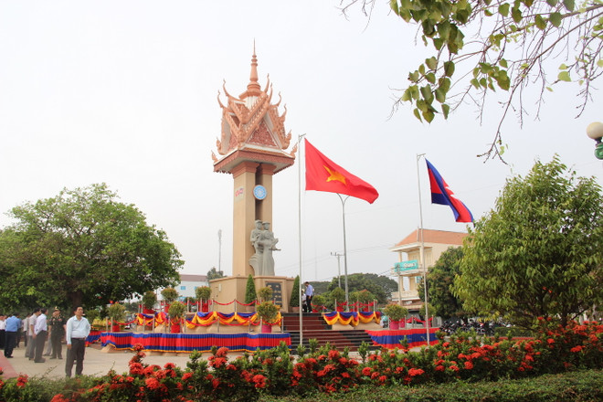 Khánh thành Đài Hữu nghị Việt Nam-Campuchia tỉnh Kampong Cham ảnh 1