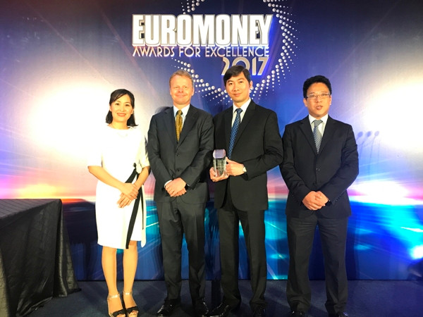 Ngân hàng duy nhất của Việt Nam được Euromoney trao giải tốt nhất ảnh 1