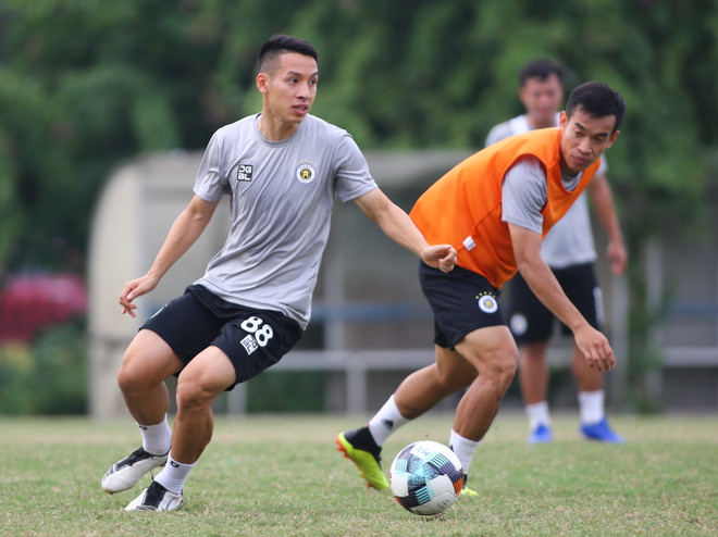 Quả bóng Vàng Việt Nam 2020: Hùng Dũng khiêm tốn trước Quang Hải ảnh 1