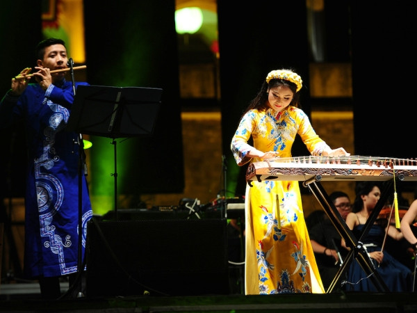 Monsoon 2015 gây ấn tượng đêm đầu bằng sân khấu, âm thanh, ánh sáng ảnh 2