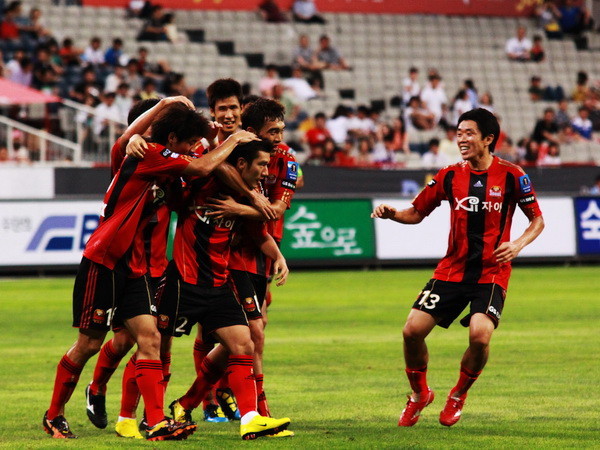 Tuyển Việt Nam giao hữu với đội hình ba của đội bóng Hàn Quốc ảnh 1