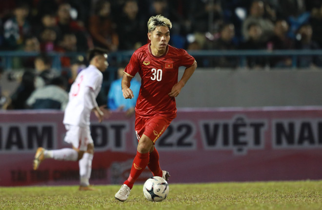 Cao Văn Triền thi đấu tốt nhất trong những người mới lên tuyển Việt Nam và được huấn luyện viên Park Hang-seo ghi nhận. (Ảnh: Kim Chi/Vietnam+) Những gương mặt gây ấn tượng sau 'bài kiểm tra' của HLV Park Hang-seo ảnh 2