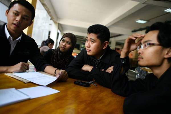 Malaysia bỏ lệnh cấm sinh viên hoạt động chính trị tại trường ảnh 1